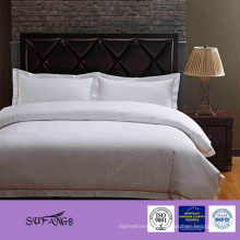 Preço de fábrica chinesa 4 pcs king size penteado algodão 250 T 3 cm padrão de listra 5 star hotel qualidade branco luxo conjunto de cama do hotel